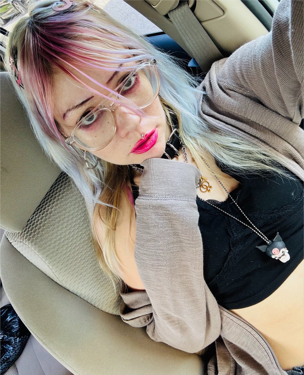 afterglowvision's tweet photo. don’t you wanna come be famous w me? https://t.co/JbAvKAWDXH
