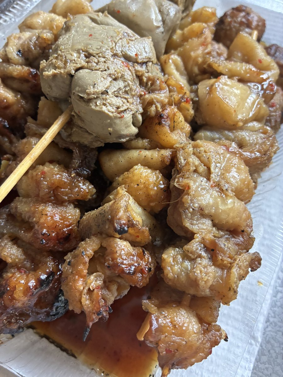 nyannyan178's tweet photo. 頑張って運動してきたので晩酌！
焼き鳥美味しい😋 https://t.co/wr2fsB4WaF