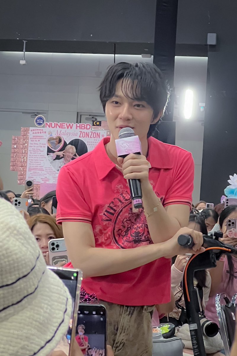 Terumi_KS_AWLU's tweet photo. ดีใจที่ได้มางานวันเกิดอีกปีน้า รักนุน่ะ🐱
25.07.2026

NUNEW 25th BDAY
#25HBDNuNew
#ยิบห้าขวบนุนิวเดย์ https://t.co/YiW4t8MqUq