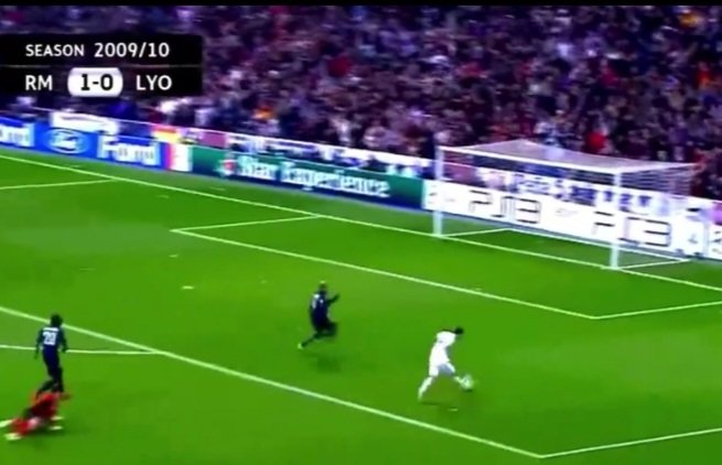 AviChecker's tweet photo. If Higuain didn't fuck up this, his debut season could've been

Bordeaux in QF
70-point Bayern in SF 
Final at Bernabeu https://t.co/w6MSpqQpXs