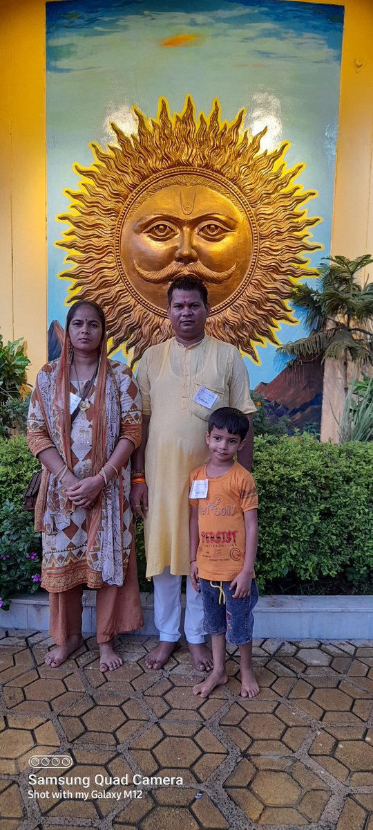 DhakanL's tweet photo. #देवभूमि उत्तराखंड मे स्थित प्रसिद्ध शांति कुंज धाम मे परिवार के साथ दर्शन करने का परम् सौभाग्य प्राप्त हुआ 🙏 https://t.co/azrMIYZ6TD