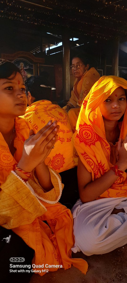DhakanL's tweet photo. #देवभूमि उत्तराखंड मे स्थित प्रसिद्ध शांति कुंज धाम मे परिवार के साथ दर्शन करने का परम् सौभाग्य प्राप्त हुआ 🙏 https://t.co/azrMIYZ6TD
