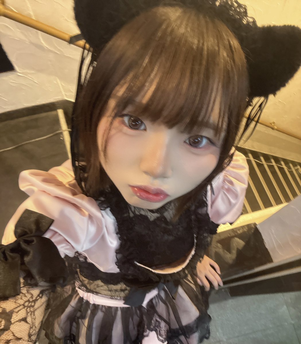 alture_uiha's tweet photo. 今日も出勤してるよ〜.ᐟ.ᐟ.ᐟ
暑くてしんどいさんだけどがんばるඉ_ඉ

#コンカフェ　#コンカフェ嬢　 #コンカフェ営業 #吉祥寺　#自撮り界隈 https://t.co/gxjsrJXPIi
