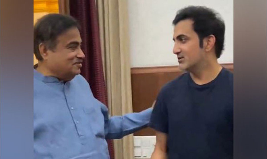 adhiraj087's tweet photo. Darr ka mahaul hai bhai 

#NitinGadkadi
#GautamGambhir
#DharmendraPradhan
#BCCI
#BJP https://t.co/YiOygL0HGw