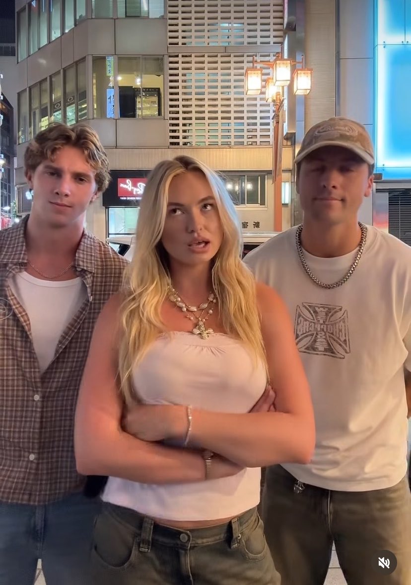 adoomies3's tweet photo. Jen having the motion that kenzie was supposed to have 🤭 https://t.co/iDyiR2qk3e