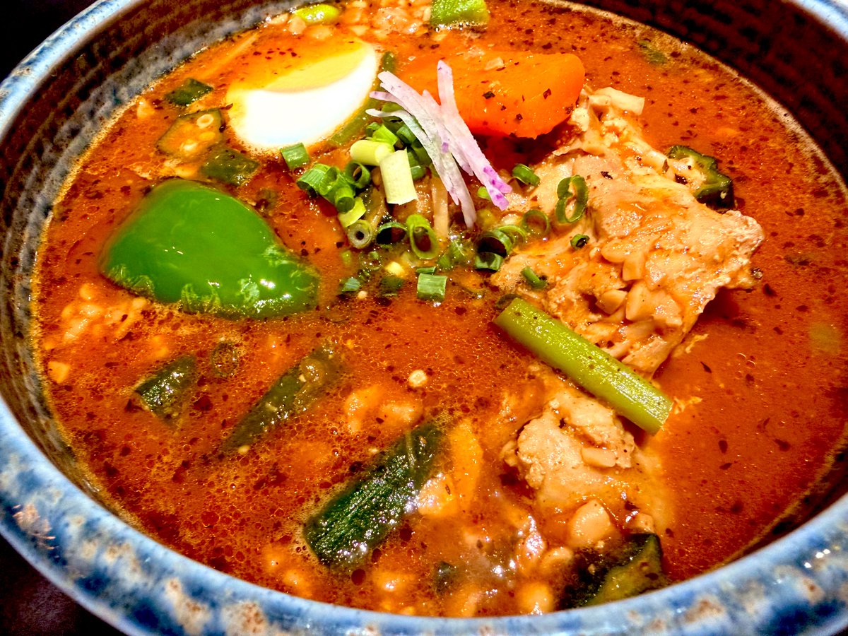 snow_m____'s tweet photo. BUMPさんが行ってたカレー食堂 心さん🍛
納豆入ったスープカレー美味しすぎたし、店員さんも優しかったし、藤くんのサイン可愛かった🥹 https://t.co/NUcJRlTI1K