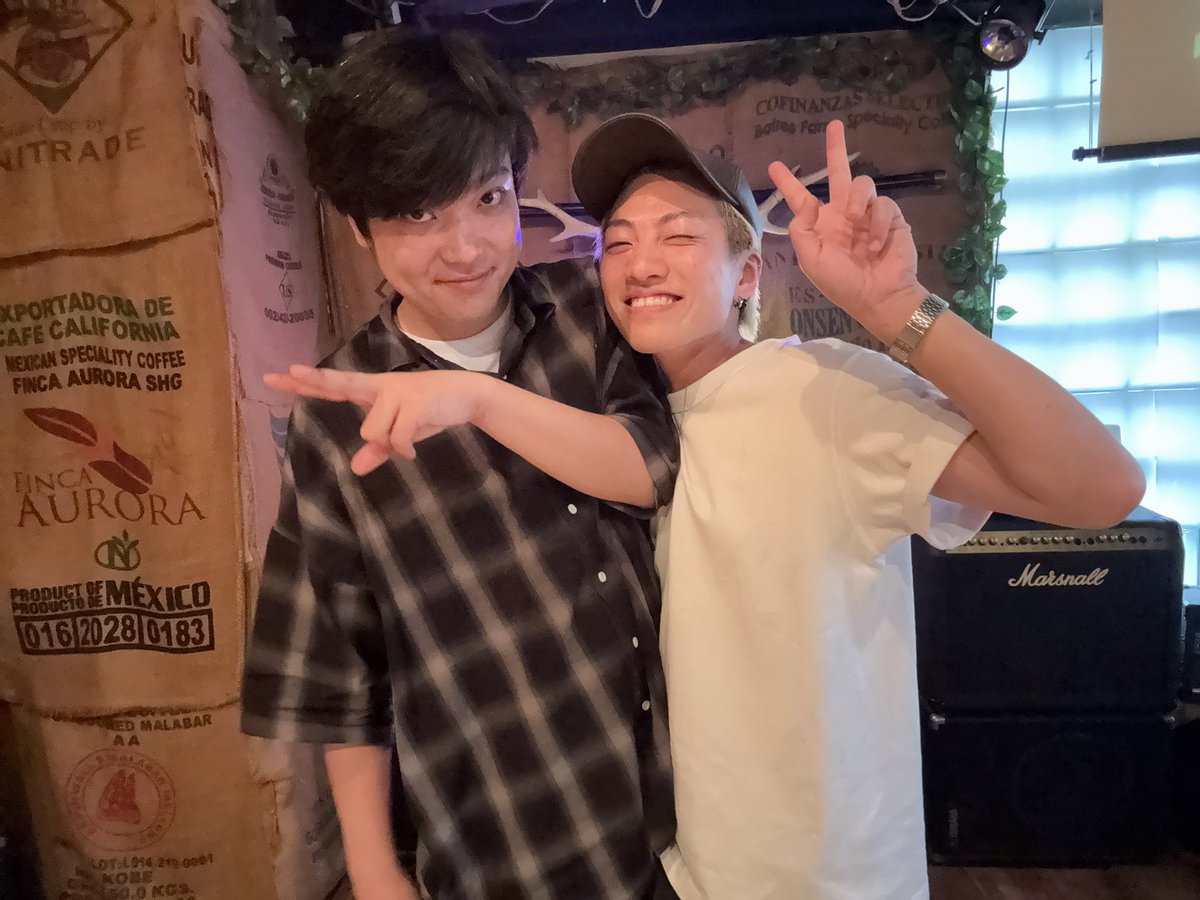 barKu_be's tweet photo. 7月25日(土) 21時オープン🤟
荻窪駅西口徒歩2分🙆‍♂️✨
ソフトドリンクもあります🥤

ふらっと立ち寄ってください👦🏼🍻

- BAR &amp; STUDIO Kūbe -
東京都杉並区上荻1丁目16-10
ローレルビル 4F Doctor's BAR
#荻窪バー #FTM #ミックスバー https://t.co/W039d0bWeY