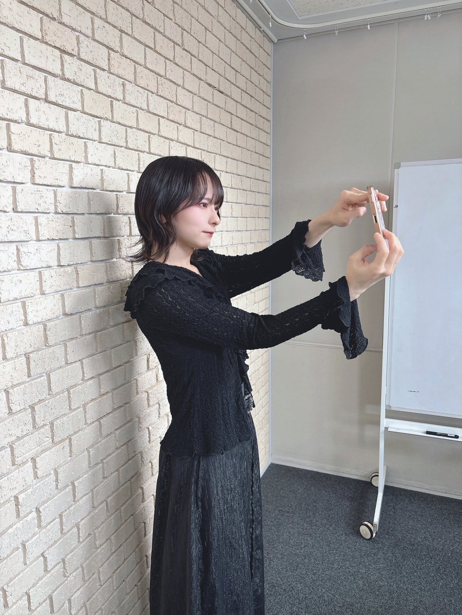 yu_sakuramilk's tweet photo. ラジオ楽しかった！！！！
また自分のラジオやりたい！！！！
〜堀金さんに自撮りしてる所を撮られた僕を添えて〜 https://t.co/t8UeL70QaM