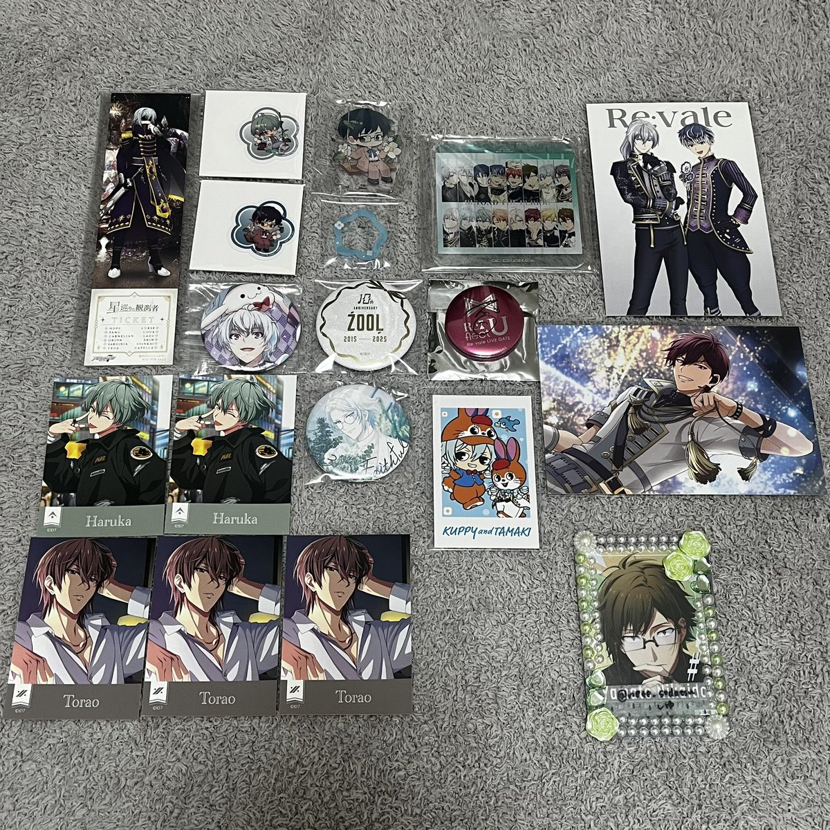 nete_sodatsu's tweet photo. 【交換、譲渡】
アイドリッシュセブン アイナナ
アニカフェ バースデーブロマイド バーブロ
缶バッジ ブロマイド ぺたコレ Sugao

・提供
1、2枚目

・希望
3💕、4枚目＞異種 大和
定価(1枚目、2枚目 特典類 200円〜)

都内、4J現地手渡し可能。検索からもお気軽にお声掛けください。 https://t.co/k6FfAvtZo4