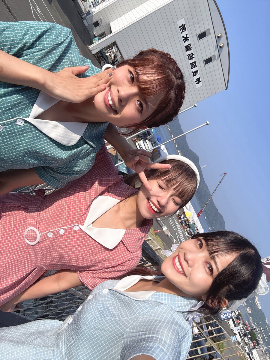 yui_anri's tweet photo. マリンフェスタ下田、ありがとうございました🎣

炎天下の中、応援本当にありがとう😭
こんなに集まってくれるなんてびっくりです！幸せです！！

3人のセンター曲全部やれて、長老組ってやっぱ最高👵
夏の思い出がまたひとつ増えました💫宝物だよ〜！！
#アイオケ https://t.co/cbuohGrrNI