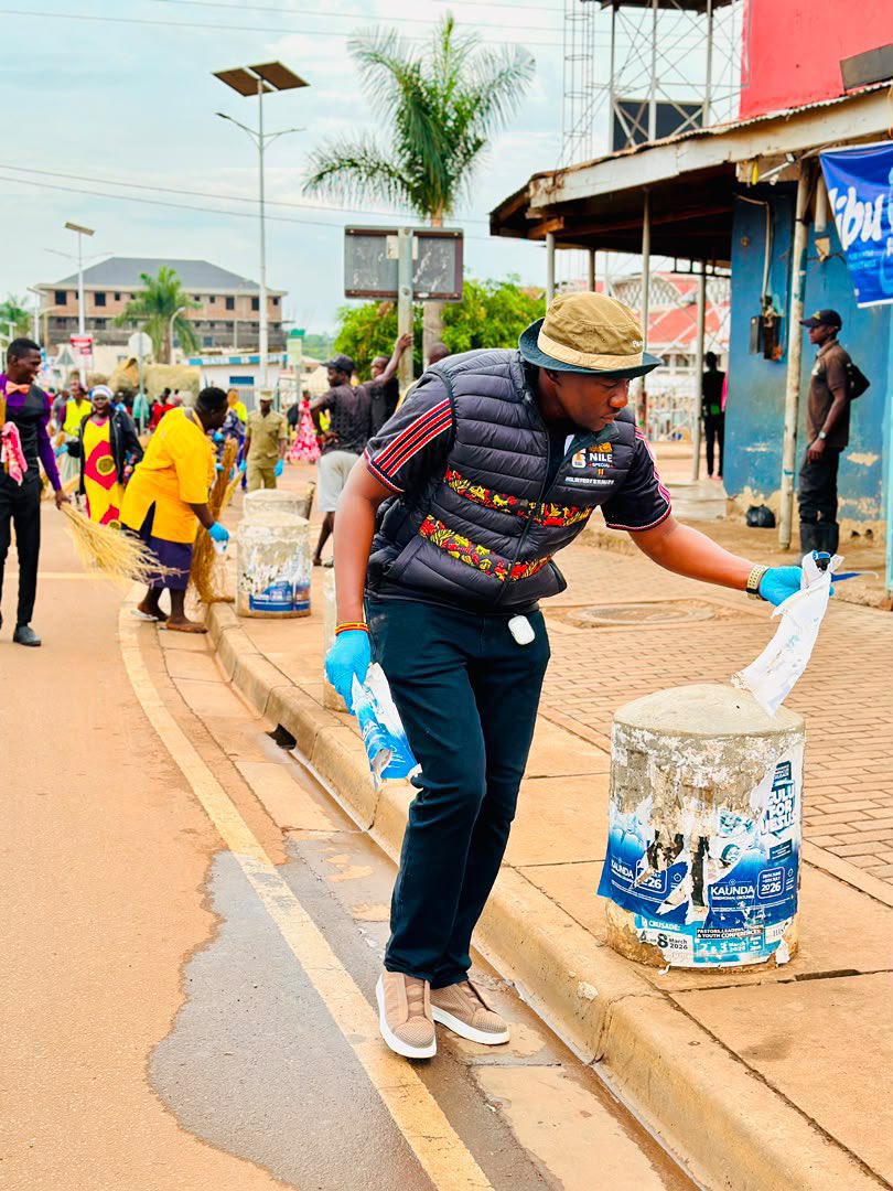OjokOkot_'s tweet photo. Did your leader wake up to clean on this National Cleaning Day, or can you explain? https://t.co/nEghaOKH4U