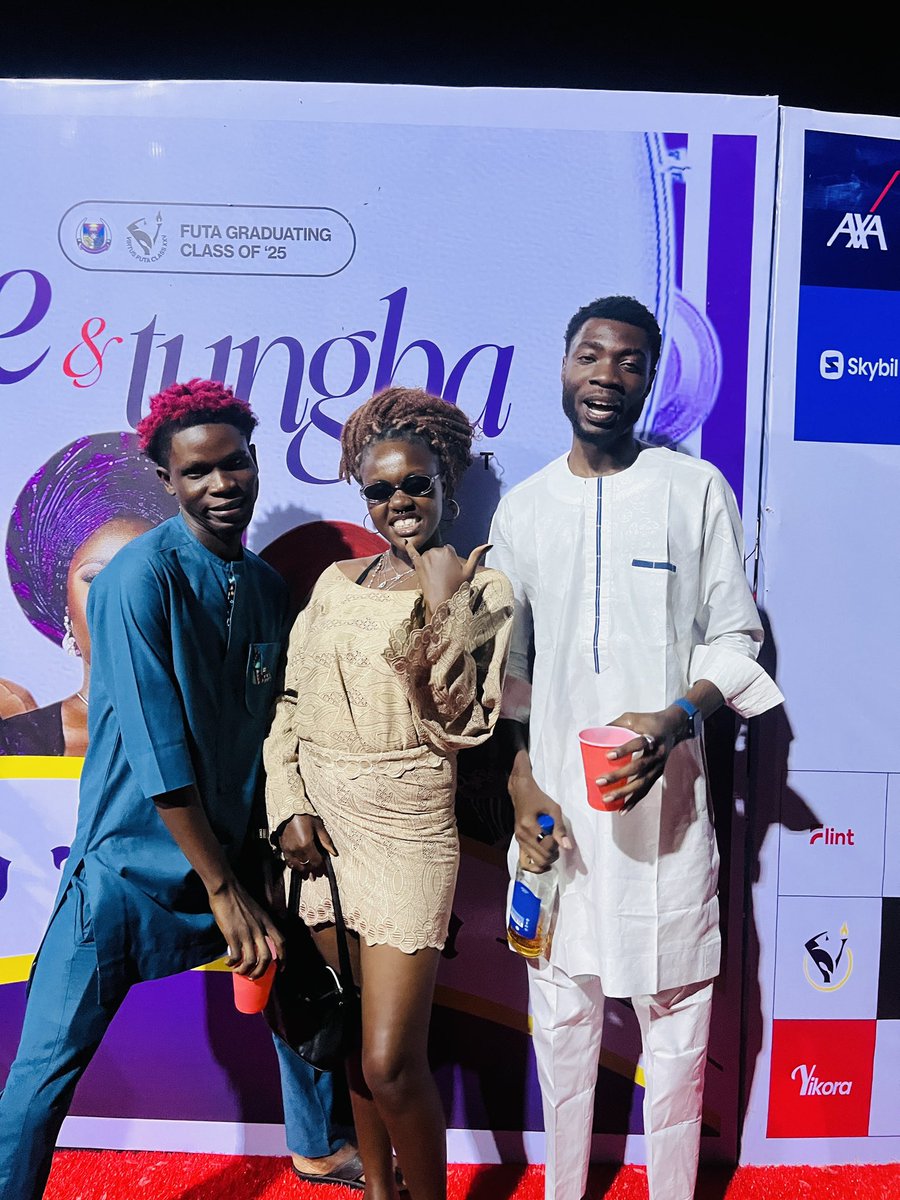_Bolasere's tweet photo. I used my mom’s scarf as iro for tungba night🤭

I really wanted to cosplay @fimiwiththeflow but I missed a vital part, the gele.

I had a very bad headache when I tied the gele, I had to remove it🥲.

#virtusfutaclass25
#futabro https://t.co/ejMlCVmRW9