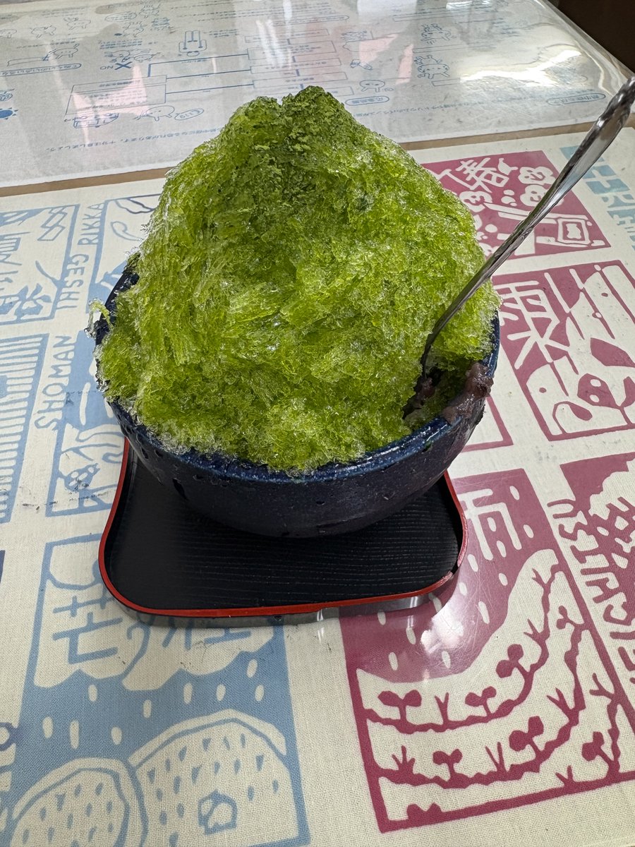 aevolve_75's tweet photo. 今日は近くの千石焼さんへ😊

粒あん好きなので回転焼きを食べたかったのですが、この日は売り切れ。また次回の楽しみにして、今回はかき氷をいただきました🍧

地元で長く愛されているお店だけあって、良心的な価格とどこか懐かしい雰囲気。
とても美味しかったです！

#千石焼 #福岡暮らし https://t.co/arnVbmcOuA