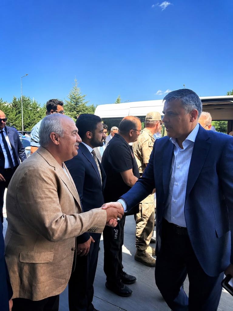 Emrullahakpunar's tweet photo. Şehrimizde ve özellikle de ilçemizde ağırlamaktan büyük onur ve mutluluk duyduğumuz İçişleri Bakanımız Sn. Mustafa Çiftçi’yi, Türkiye'nin kalbine, Başkent’imize uğurladık. https://t.co/fSYg1ERRYG