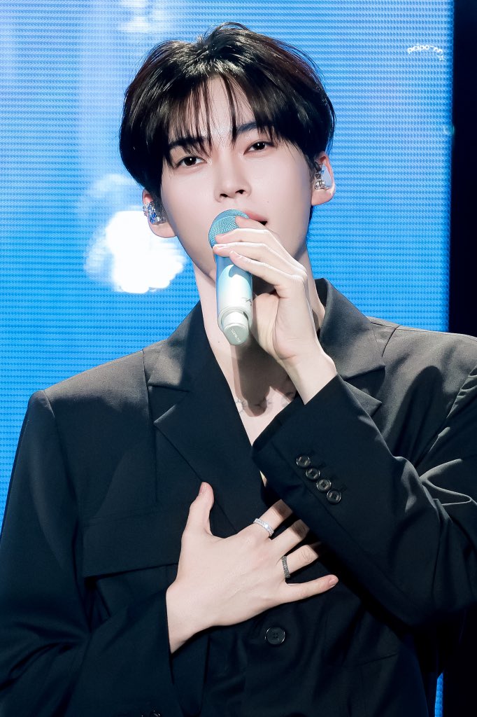 Peipo_nn's tweet photo. 20260725

천상의 음색이다

#성한빈 #SUNGHANBIN #ソンハンビン
 #ZEROBASEONE  #ZB1  #제로베이스원 https://t.co/Lgn8wV3g0w