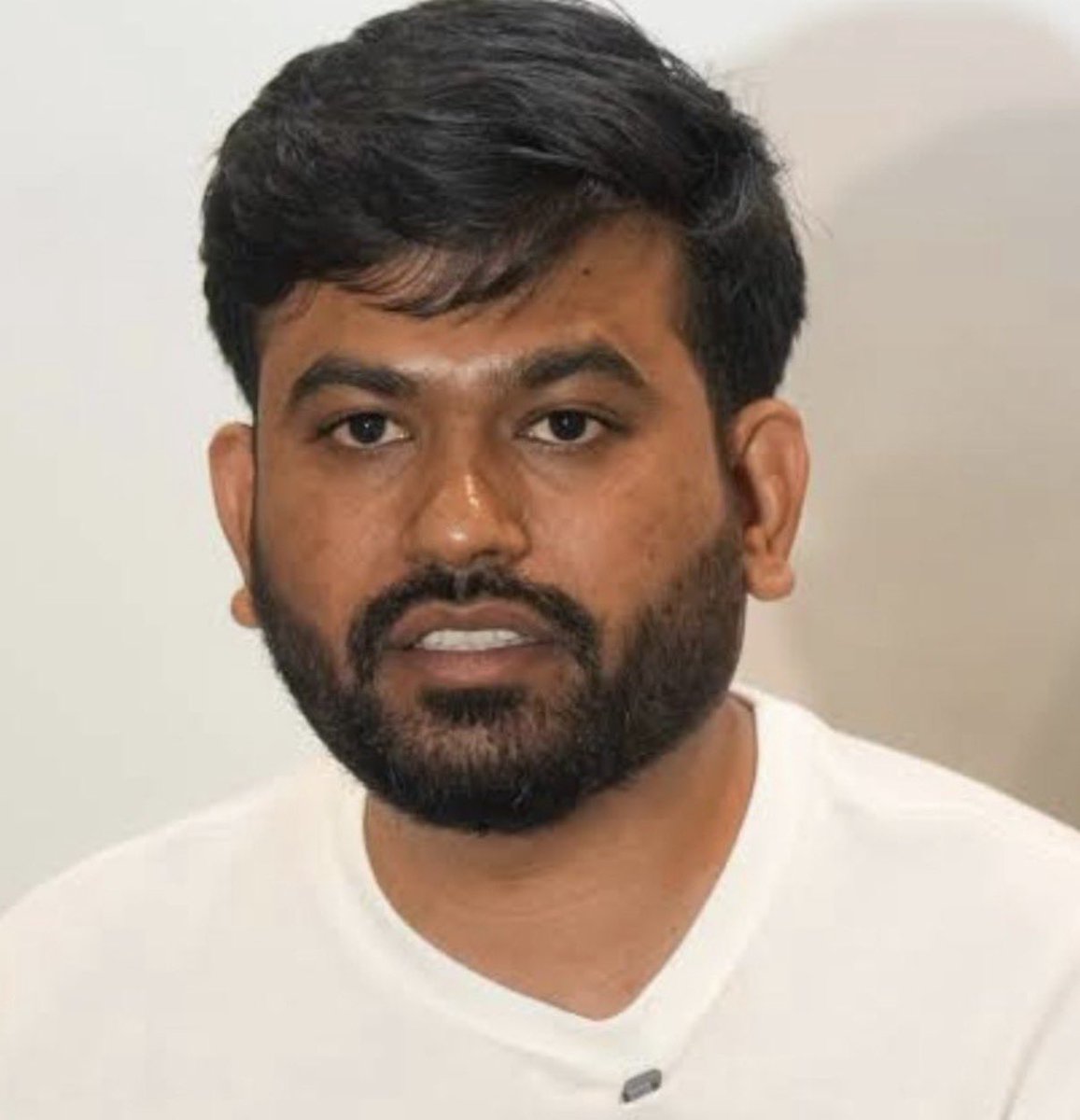 Vanshjxt's tweet photo. How can people make abhijeet dipke their leader/idol/father and face of something so big?

Such a fucking wannabe he is 

Grow up chutiyo is type ke baiyo ko baap bnana bnd kro https://t.co/HDqLHu9bLZ