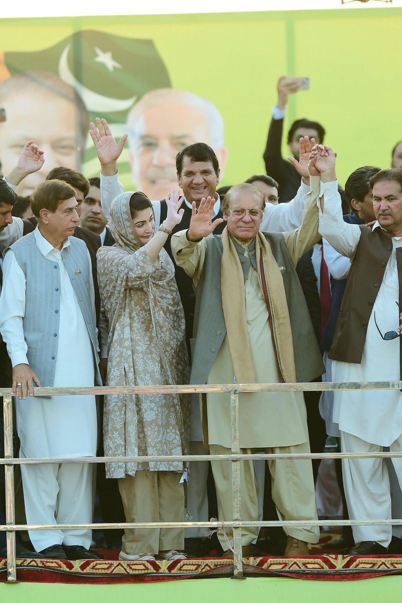 Marriyum_A's tweet photo. Back to back packed to capacity jalsas! Mian Muhammad Nawaz Sharif and CM Maryam Nawaz are winning hearts in Kashmir. 

#MirpurSherKa https://t.co/SyPfPNxuv5