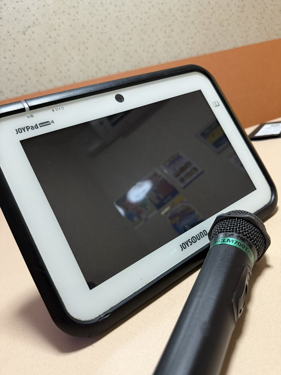 55KumaEmon's tweet photo. クーポンあったからカラオケ来た🎤 https://t.co/yYLM3GUq3O