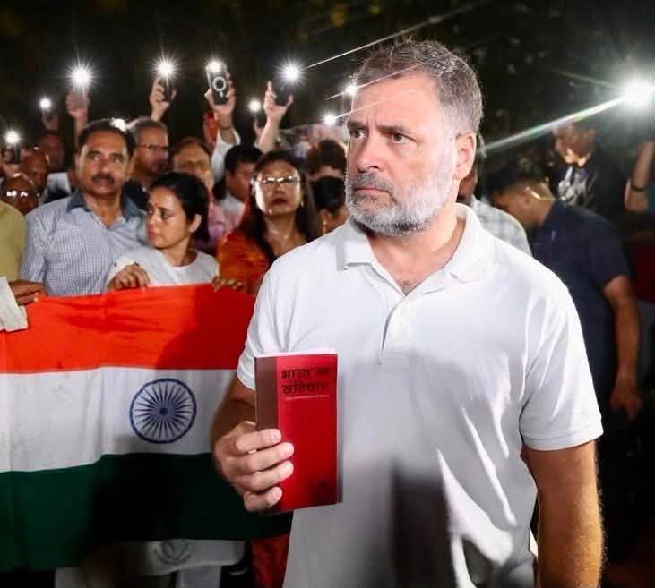 RCYADAVBEHROR's tweet photo. विजयी न्याय योद्धा!
सत्य की ताकत, जनता की शक्ति! ✊🔥

भारत के नौजवानों,और छात्र-छात्राओं को इस ऐतिहासिक जीत पर हार्दिक बधाई। जब देश की युवा शक्ति एक साथ खड़ी होती है।

तो न्याय की जीत तय है। @RahulGandhi https://t.co/ALYecVKJUR
