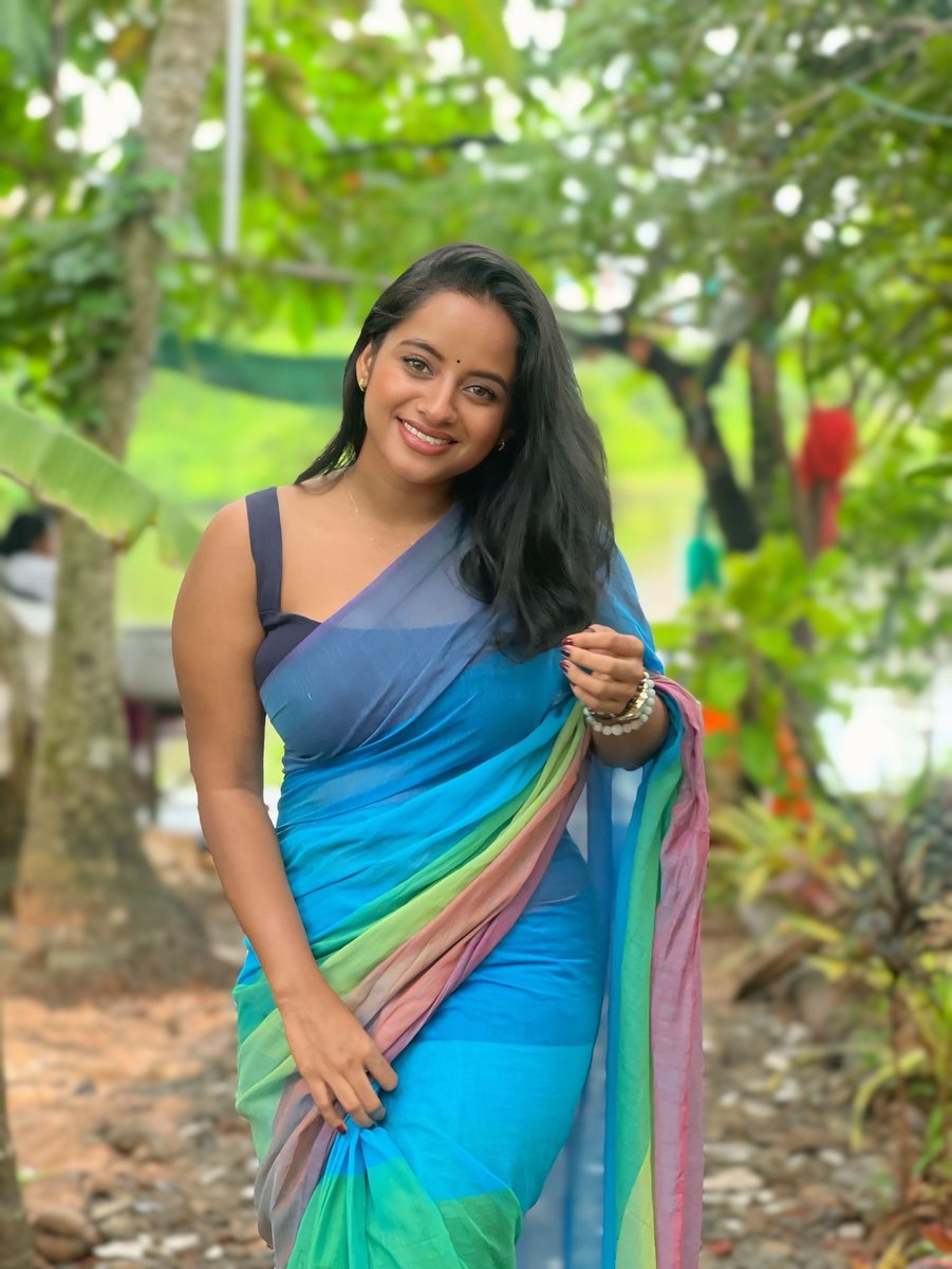 tamilamuthamof's tweet photo. நம்ம ஊர் அழகி 😍😍❤️❤️
#tamilamutham #trending #alaki #devathai #trendingpost https://t.co/bukltGAzK8