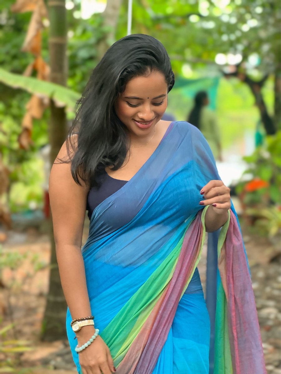 tamilamuthamof's tweet photo. நம்ம ஊர் அழகி 😍😍❤️❤️
#tamilamutham #trending #alaki #devathai #trendingpost https://t.co/bukltGAzK8