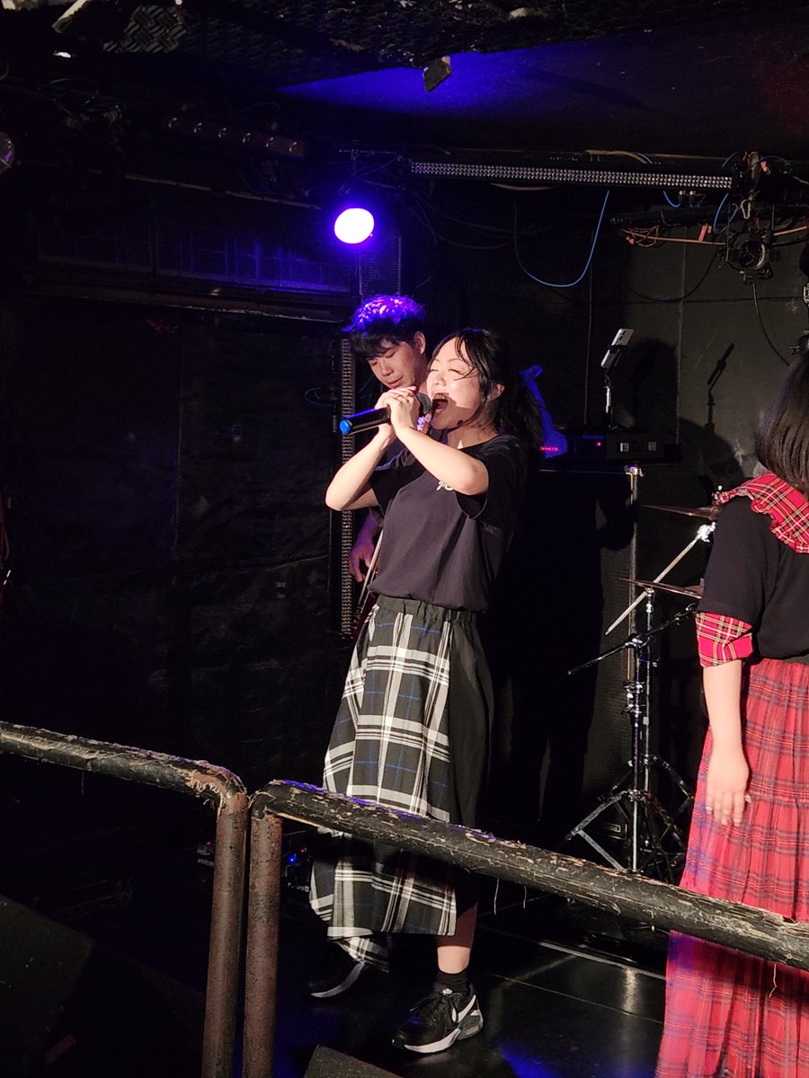 kuma_kumakoton's tweet photo. ViSH@柏616
1.プロミスザスター
2.stereo future
3.PAiNT it BLACK
4.デパーチャーズ
5.オーケストラ
6.BiSH-星が瞬く夜に-
今日は千葉なのでたくさん叫ばせてもらいました🐻‍📣
デパーチャーズはあれで良かったのか不安だけど😅 https://t.co/VxW4A450Qm