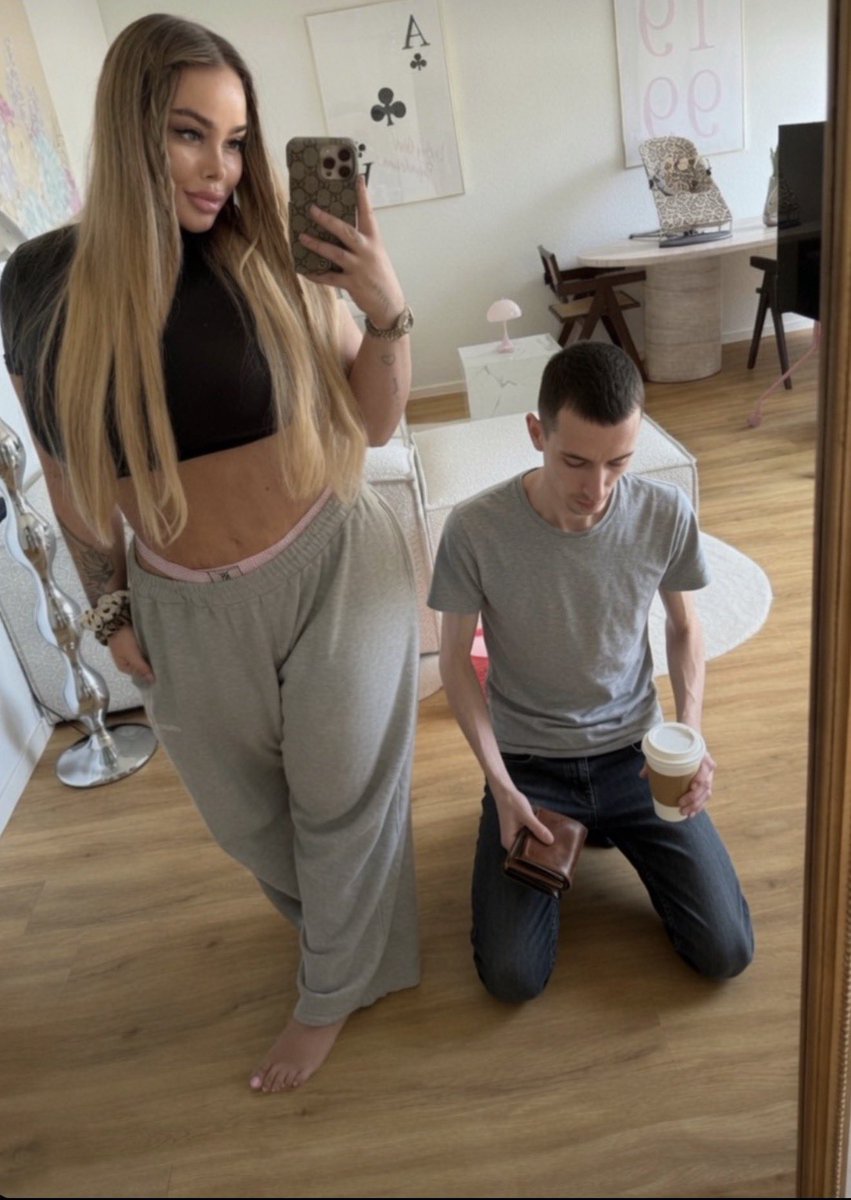 Slavicdoll98's tweet photo. So fängt der Morgen an : bevor du schuften gehst, besorgst du Kaffee und gibst deinen Geldbeutel ab 🖕🏽 https://t.co/zmC1h4jq1q