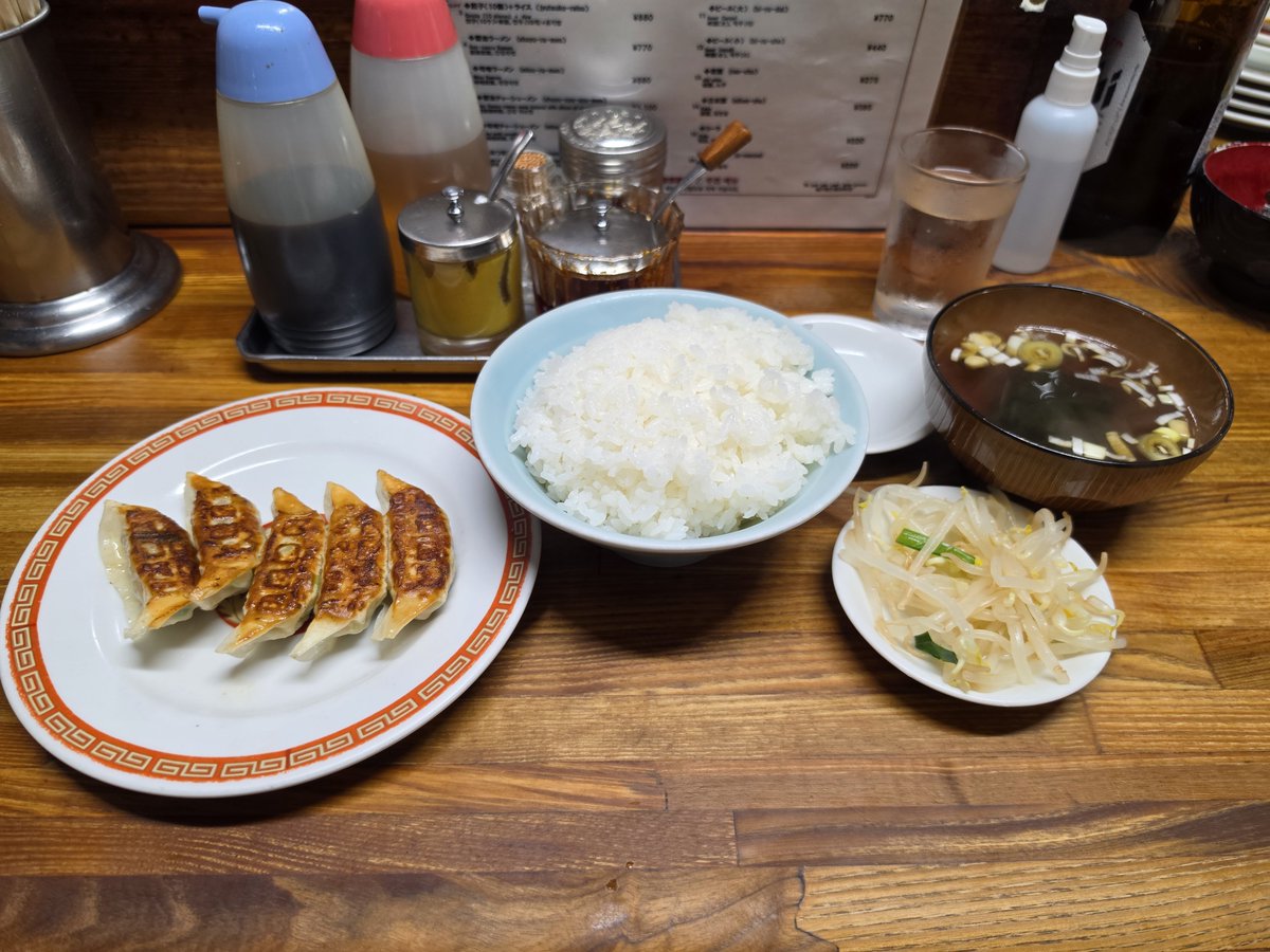sirasu_senpai's tweet photo. 錦糸町 亀戸餃子
安いのに美味い…！ https://t.co/5frDeoYud7