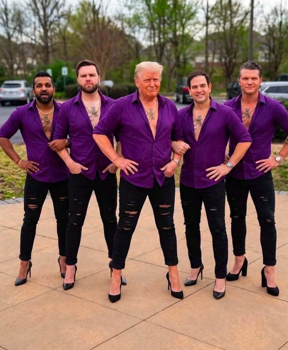 EastEndJoe's tweet photo. Lining up for the testosterone tasting. https://t.co/yXWTf3iQwu