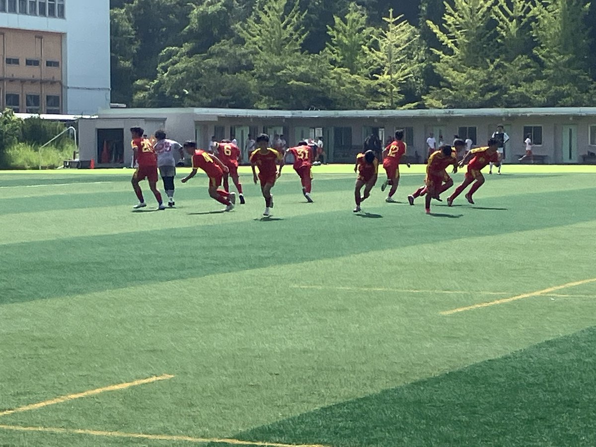 yoshikazu91016's tweet photo. 私学大会予選
対千葉商大付属高校
5-0

次戦は8月1日
対東海大浦安高校戦です。

今日はその後、柏井高校さんボンズ市原U15さんにおいでいただきTRMでした。
鹿島ハイツに瀬戸内高校さんとのTRMに行ったグループもいます。
対戦して頂きありがとうございました。 https://t.co/4tKAiYsUqB