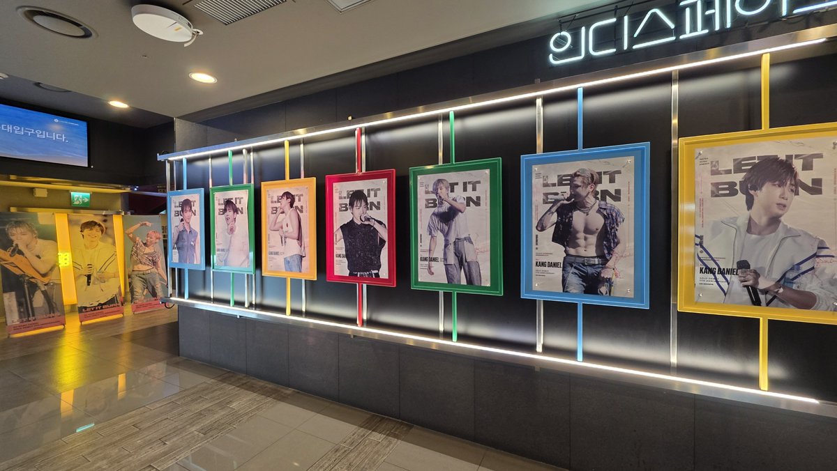 DanikScope's tweet photo. "𝗟𝗘𝗧 𝗜𝗧 𝗕𝗨𝗥𝗡"
summer edition Private Screening

for KANG DANIEL
SOLO DEBUT 7TH ANNIVERSARY

티켓 배부 중입니다.
티켓 존은 19:30까지만 진행합니다ෆ 

#just_LET_IT_BURN #강다니엘 #KANGDANIEL https://t.co/rc8MUr13xq