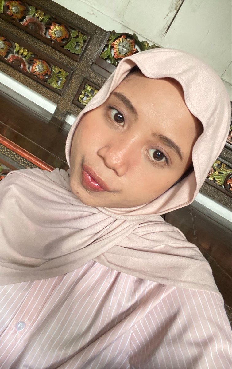futurewomann's tweet photo. pap gapake filter

*hobi banget foto manyun begini deh https://t.co/xWDLbSNUER