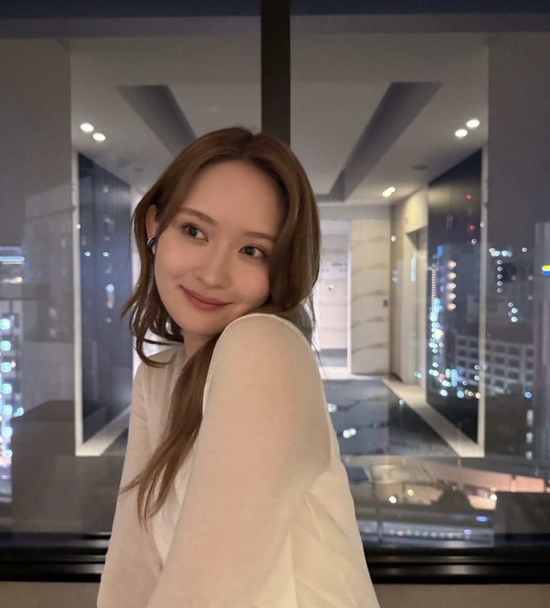 b8vxz's tweet photo. 透明感やっばい畑芽育ちゃんのスキンケアたちがドラストで手に入るものばかりで有益すぎる… https://t.co/nzFLwuwG7h