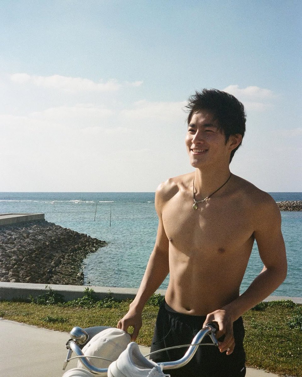 aestasol's tweet photo. Saturday’s shenanigans featuring sun-kissed skin, salty air, sweaty cheeks, and a refreshed soul. https://t.co/Q1I9NaMH7o