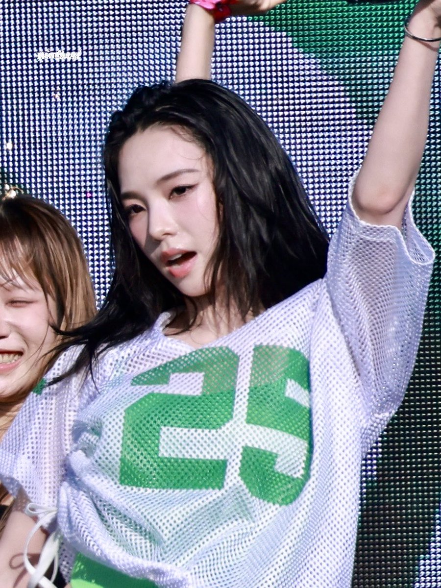 Maenggu0411's tweet photo. 260725 waterbomb seoul

#aespa #æspa #에스파 
#Karina #카리나 #劉知珉 #カリナ https://t.co/bJpq2fon0X