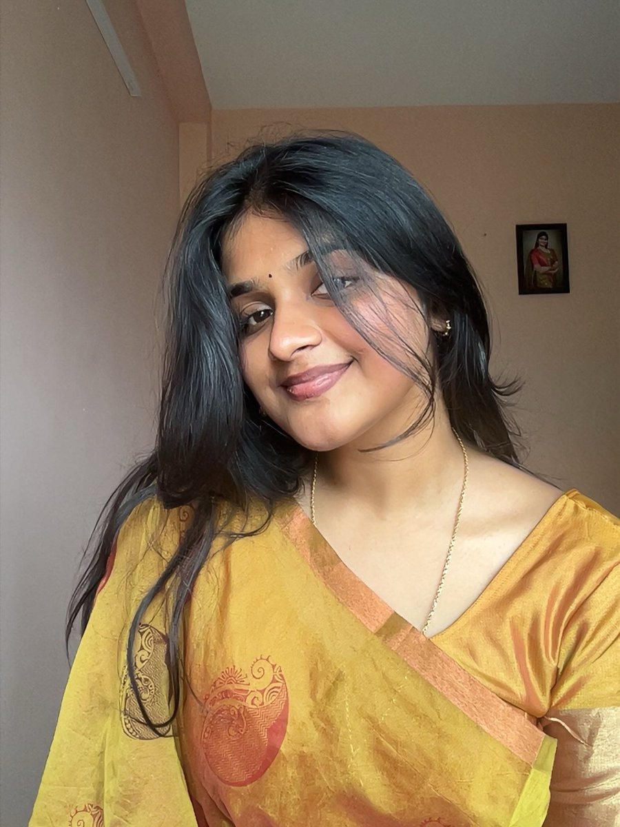 tamilamuthamof's tweet photo. குஜிலிமஸ்து பண்ணிரலாமா 🤔🤔🤔
#tamilamutham #trendingpost #trending #beauty #hot #sexy https://t.co/8etqIMOHLh