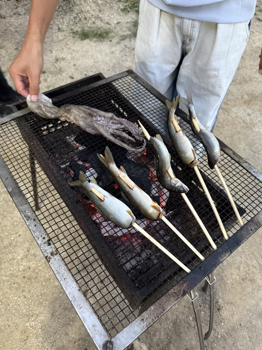 hirosskee's tweet photo. 鮎とタコも食えるBBQ最高やな https://t.co/k8GeckUDOl