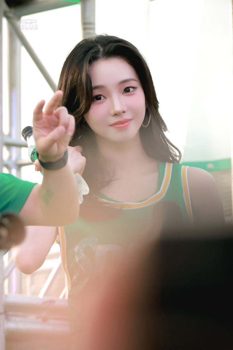 blue_karina_'s tweet photo. 26075 waterbomb

#aespa #에스파 
#Karina #카리나 
#KARINAxWATERBOMB2026 https://t.co/fOA8Ia4VYW
