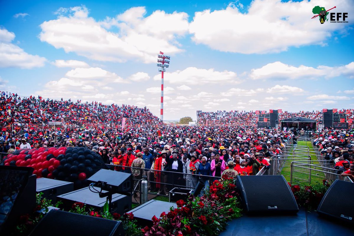 Mickey_90188's tweet photo. Can anyone confirm or deny reports of Floyd and Trump fainting after seeing EFF support in Thohoyandou? https://t.co/B2PViZkgdq