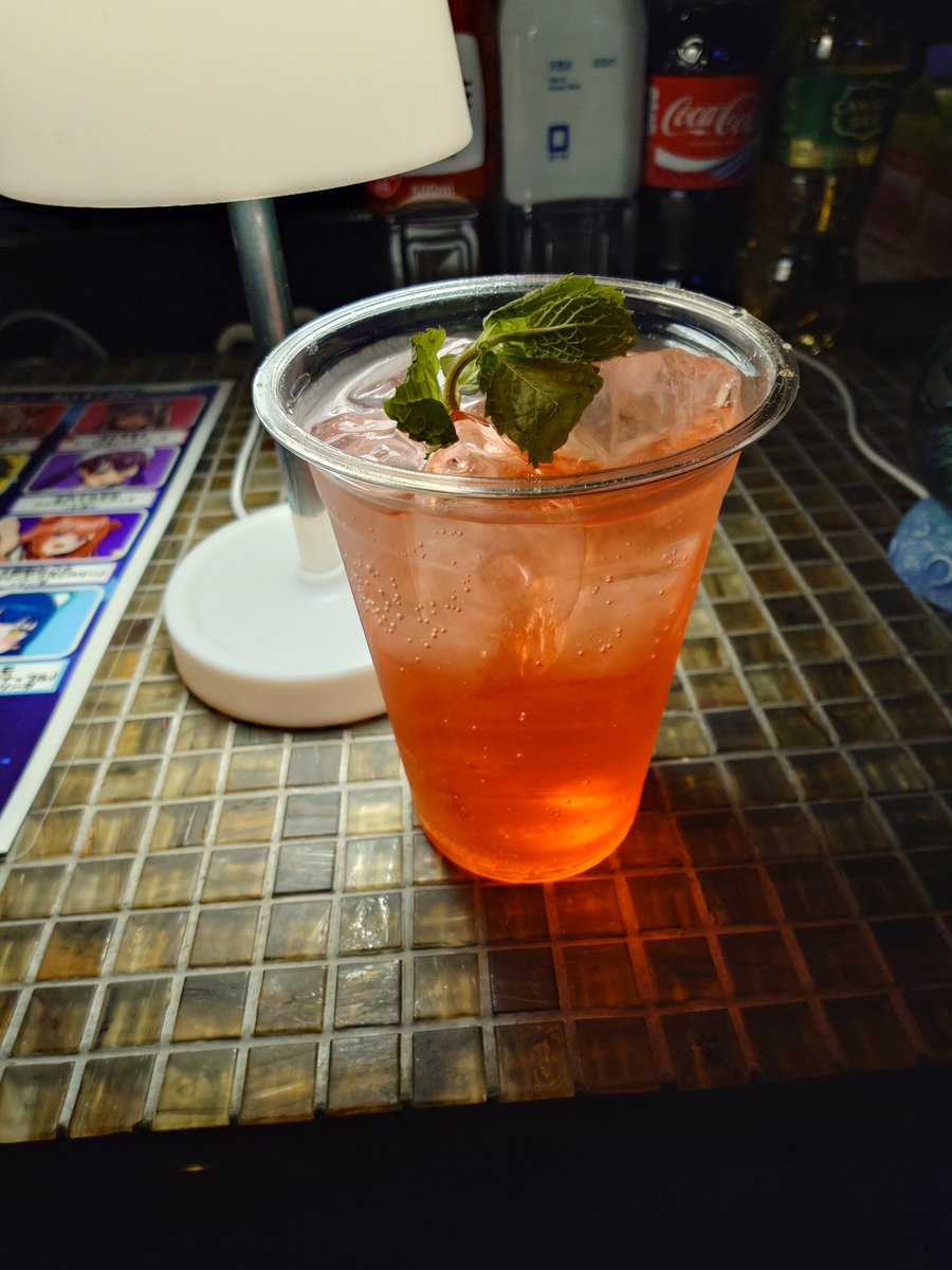 ryuyasu1023's tweet photo. やっと会場移動してNanoha。さんのオリカク飲んだけど、うま～
#VIRTUALEYESGIGS https://t.co/fm0SzasO1J