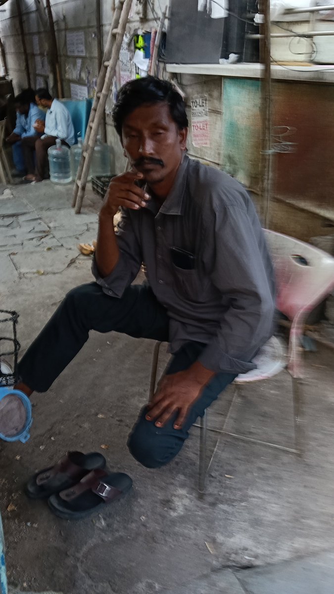 f_4_fact's tweet photo. @GHMCOnline @CommissionrGHMC I complained regarding posters on 13th may. They closed without any action. Again they reopened on 24th. Still no action is taken. Called Vasu Prasad he ignored. Man sitting in chair is taking is taking 200/- is sticking posters. https://t.co/TkDxWaAZXc