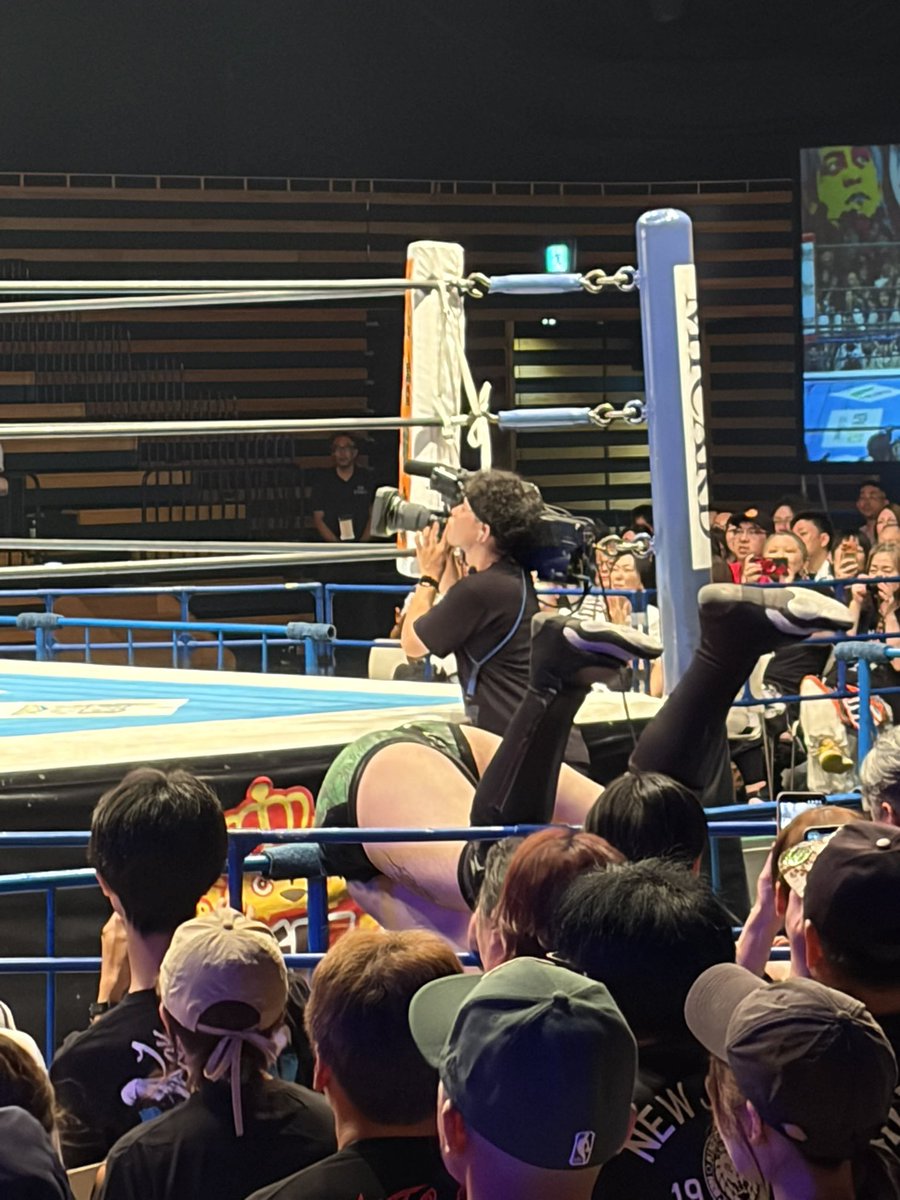 Yoshihiko1237's tweet photo. 一瞬スマホ見てて、顔をあげたらこうなってましたが、何が起きたの⁉️

#G1CLIMAX36 https://t.co/SoTBwyFAiC