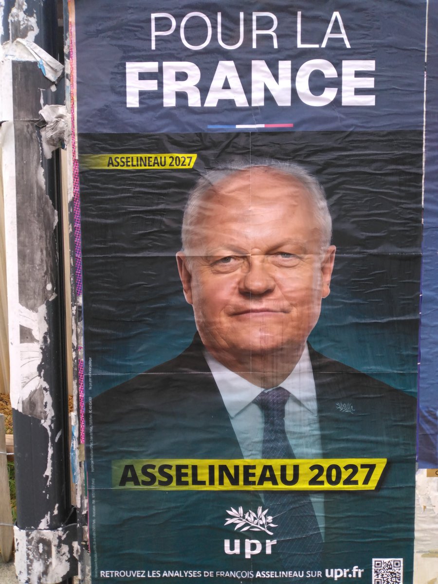 Chenardg's tweet photo. #Affichage Comment profiter des affiches des faux opposants pour promouvoir plus fortement le candidat #UPR pour la #Presidentielle2027 #Asselineau2027 pour une #FranceLibre https://t.co/02mvaCNkDo