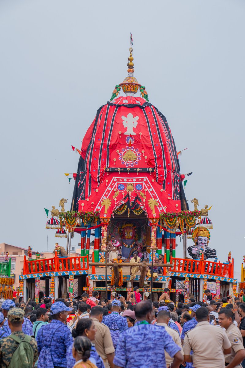 JagannathaDhaam's tweet photo. ଆଷାଢ଼ ଶୁକ୍ଳ ଏକାଦଶୀ ତିଥିରେ ରଥାରୂଢ଼ ଶ୍ରୀବିଗ୍ରହମାନଙ୍କ ଦିବ୍ୟ ଦର୍ଶନ।

ଜୟ ଶ୍ରୀଜଗନ୍ନାଥ ମହାପ୍ରଭୁ। 🙏🏻

#Sunabesha #Rathayatra2026 #JaiJagannatha #RathaJatra2026 #RathaYatra #ShreeJagannathaDhaam #Puri https://t.co/HQkzIXVq5p