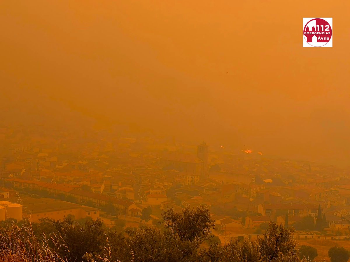EmergenciaAvila's tweet photo. 🔴Por la evolución de #IFBurgohondo, se ordena la EVACUACIÓN de #Piedralaves #LaAdrada #SotilloDeLaAdrada #Casillas #SantaMaríaDelTiétar #Navahondilla #Navahonda y #Casavieja

Vías de comunicación: 
- Piedralaves y La Adrada: CL-501 sent Arenas de San Pedro
- ⁠Sotillo de la... https://t.co/A7gBIOM8Fg