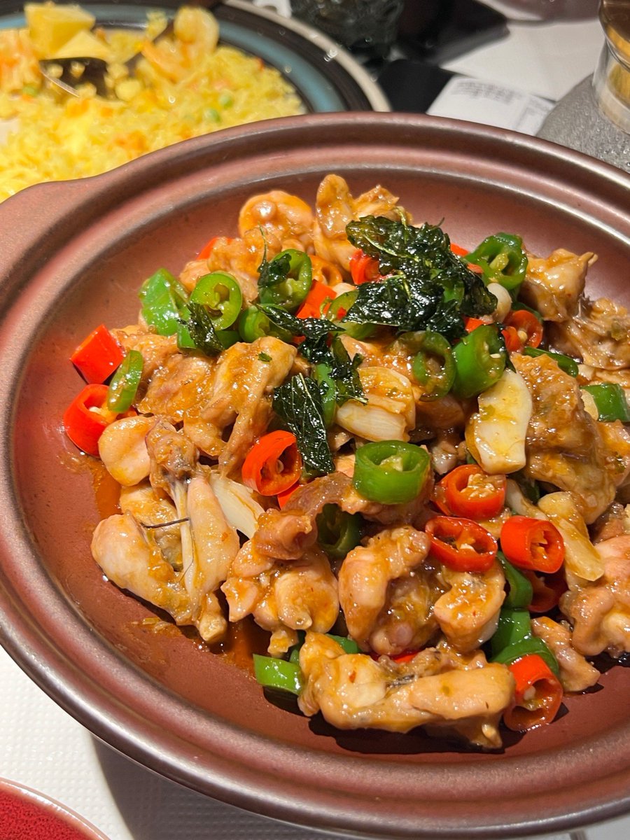 RealBSSports's tweet photo. Craving cozy fusion vibes Tried the spicy Thai green curry with creamy coconut milk and fragrant jasmine rice tonight—total flavor explosion that’s perfect for dinner! https://t.co/avYfmTnBtv