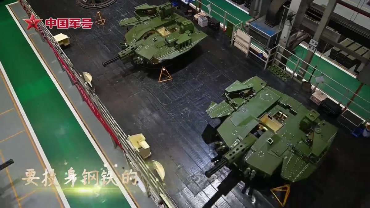 jesusfroman's tweet photo. 1/2 Some shots of the assembly line &amp; final tests of the 🇨🇳PLAGF 8x8 Type 625 SHORAD system, including a censored shot of the gunner seat https://t.co/gTDjsuDPoR