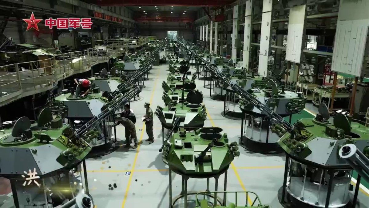 jesusfroman's tweet photo. 1/2 Some shots of the assembly line &amp; final tests of the 🇨🇳PLAGF 8x8 Type 625 SHORAD system, including a censored shot of the gunner seat https://t.co/gTDjsuDPoR