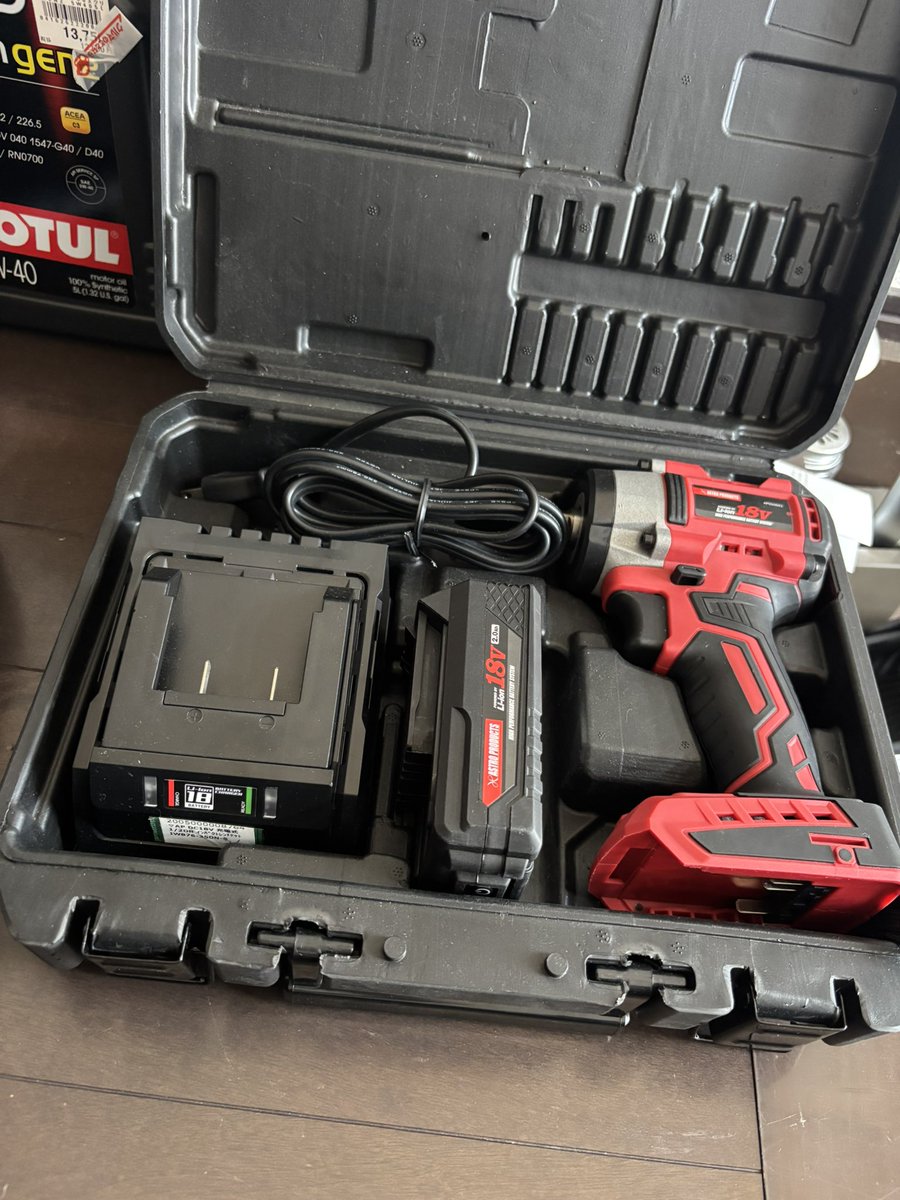 Pic_Gao's tweet photo. 安かったのでとりあえずコレと工具箱と補助用のボトルジャッキとか買っといた
安くやらないと買う気にならない物はセールの時に買うべしだね
インパクトはそんなに期待はしてないから使えれば大丈夫 https://t.co/K3KRu7yNNP