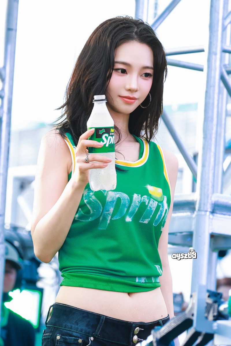 ayeshizuibangd's tweet photo. 260725 💚🍀
 #KARINA #Karina #카리나 #aespa #에스파 https://t.co/E7ULQLQm8z